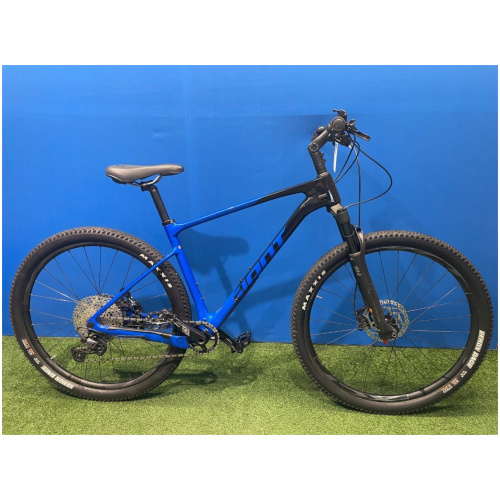 Giant XtC Advanced 29er Black/Sapphire Heren 2023